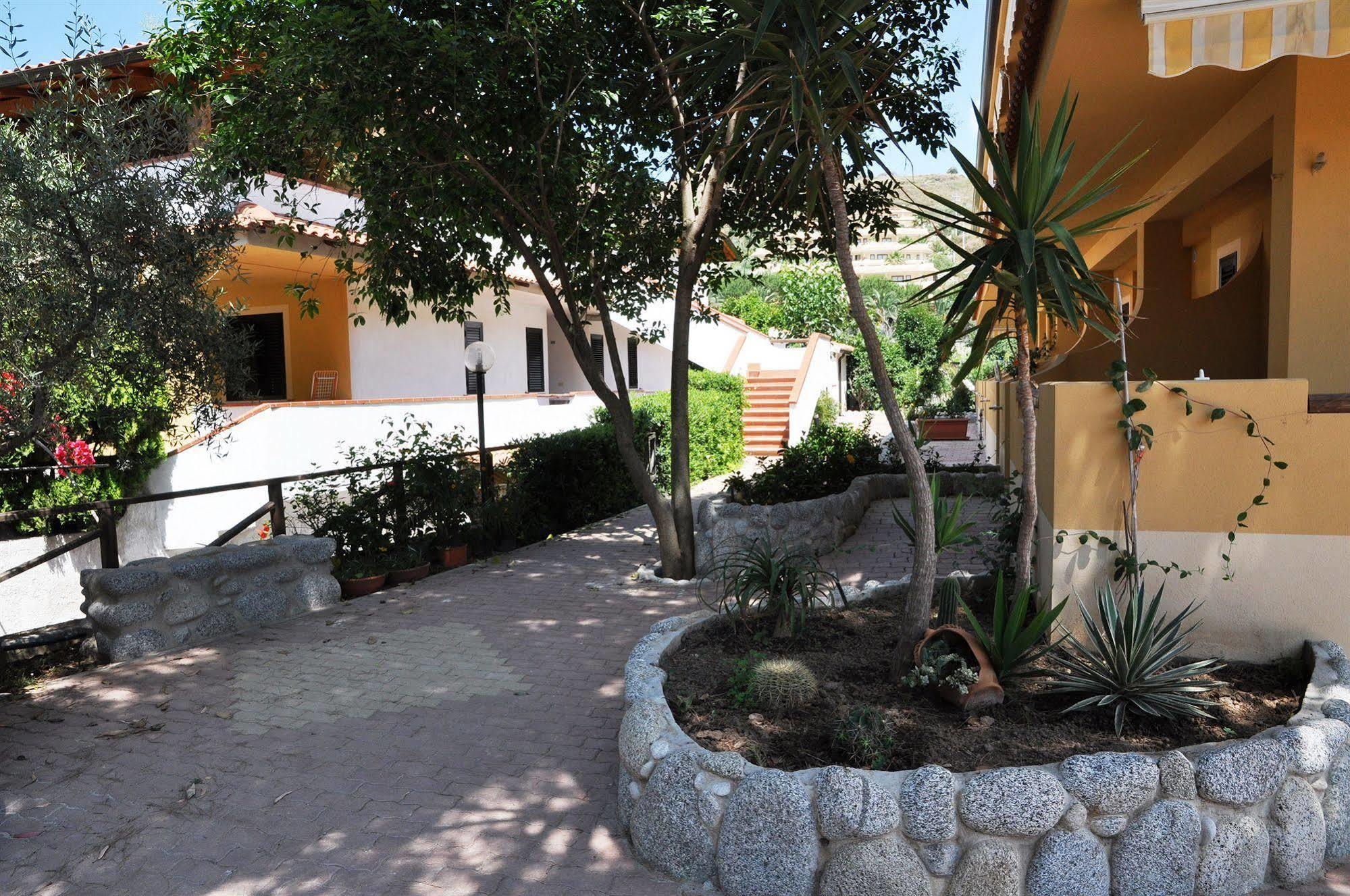 Riviera Calabra Aparthotel 3*